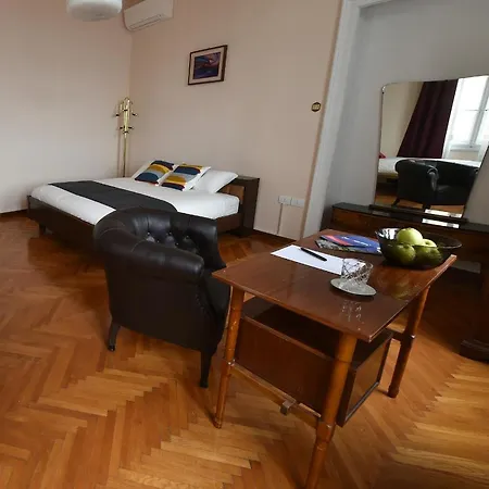 Al Giardino Leonor Oda ve Kahvaltı Trieste